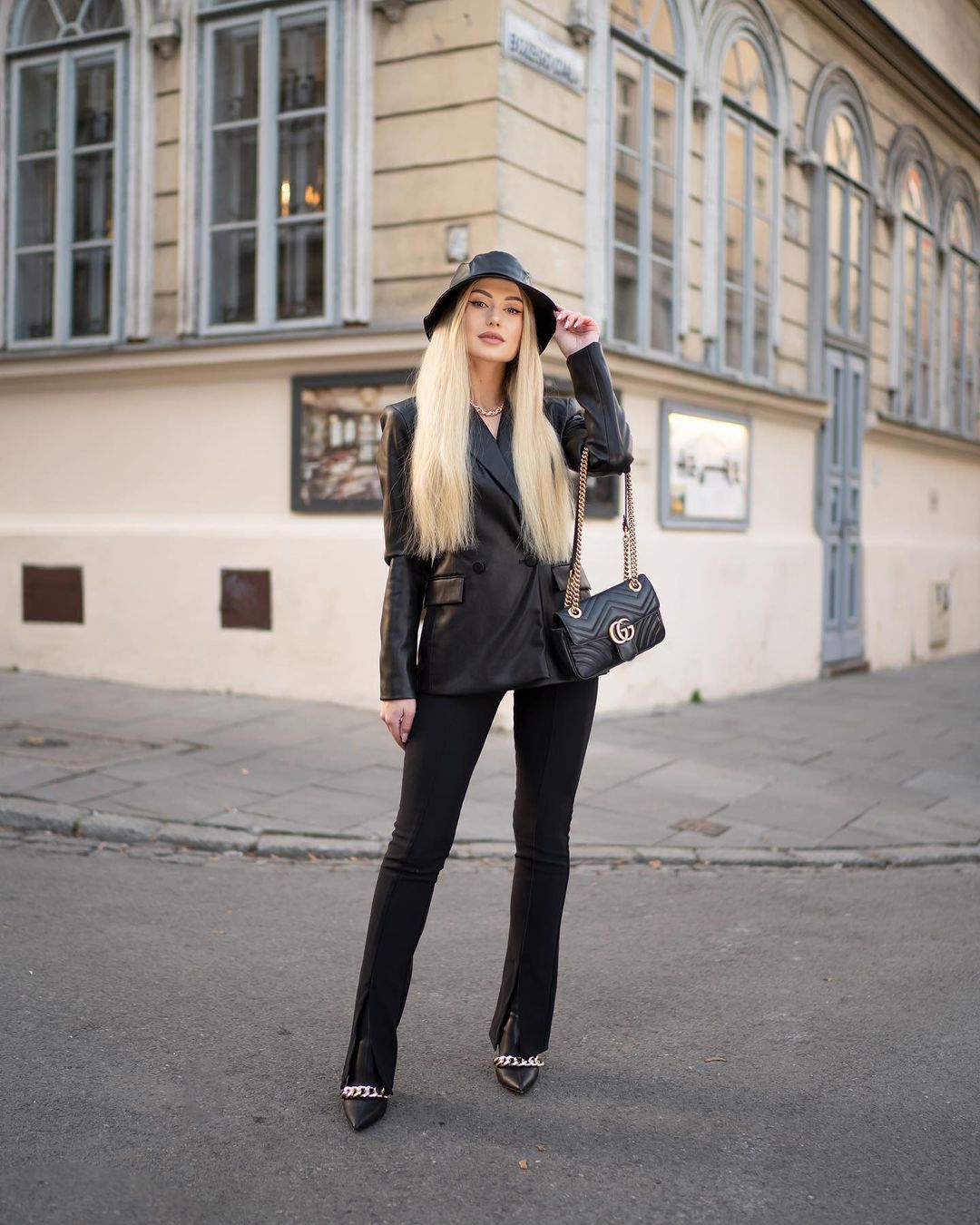Weronika Wersow Sowa - garderoba