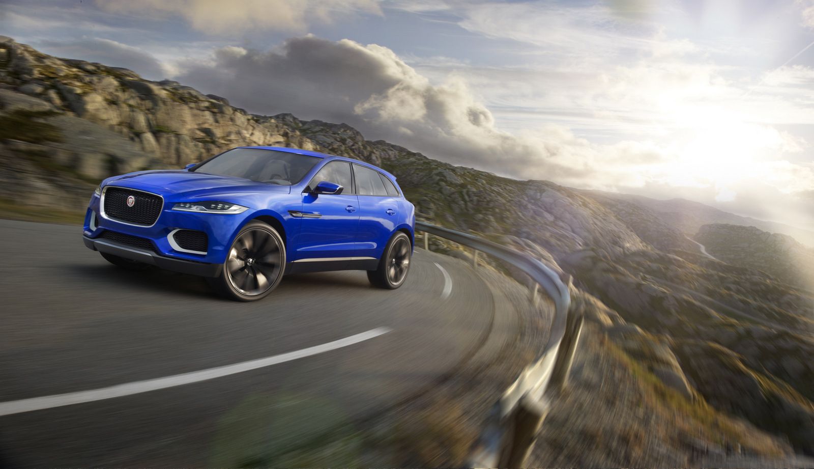 Jaguar C-X17 Concept w studiu i plenerze [galeria] 32