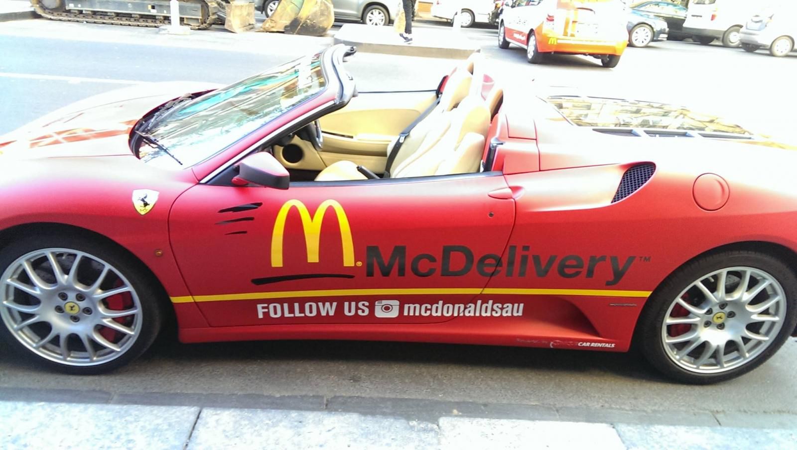 Ferrari F430 Spider rozwozi McDonald'sa po Melbourne 3