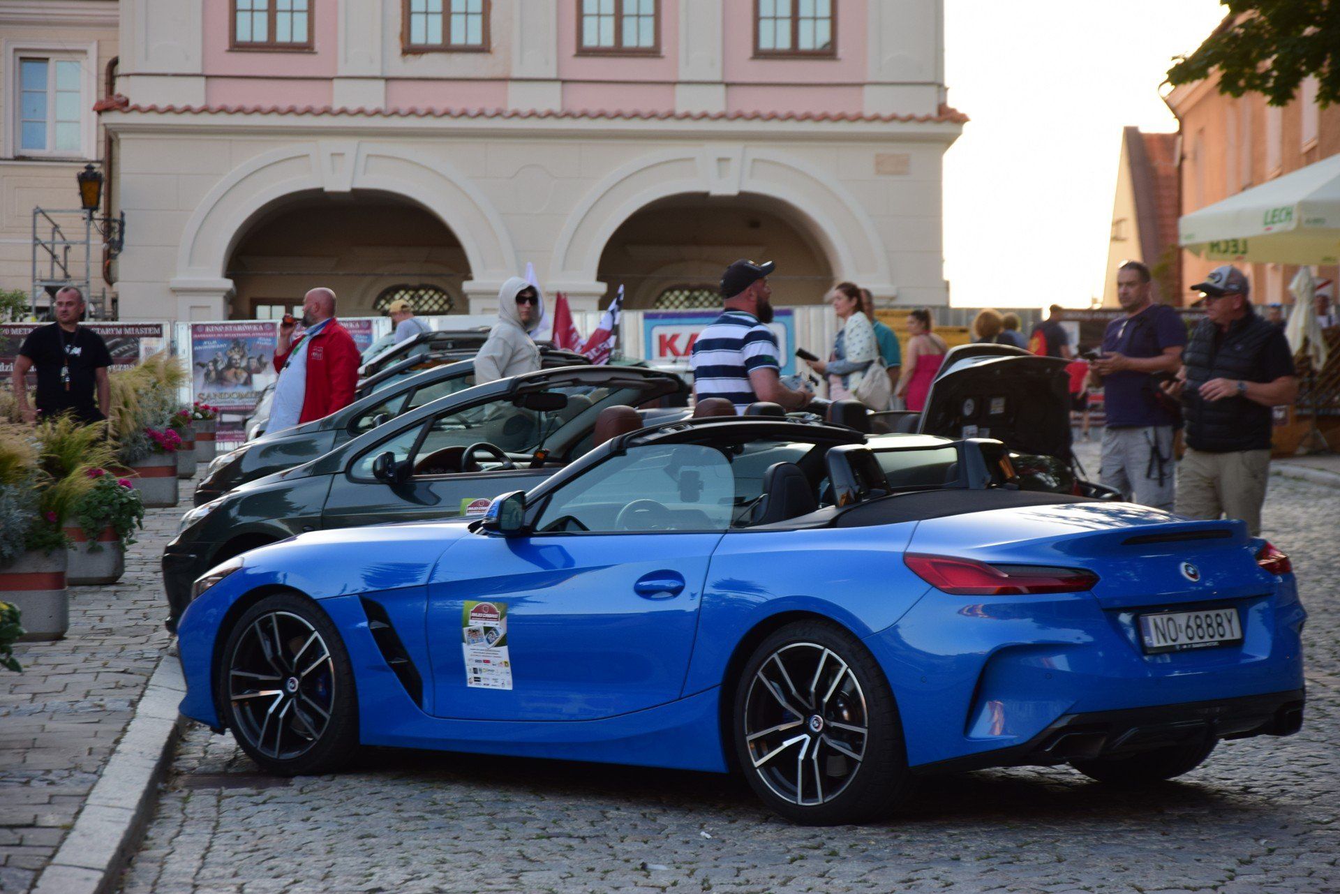 Rajd Cabrio w Sandomierzu. Zobacz więcej na kolejnych slajdach