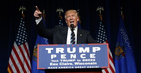Trump znowu atakuje Clinton. Odrzuca poparcie Ku-Klux-Klanu
