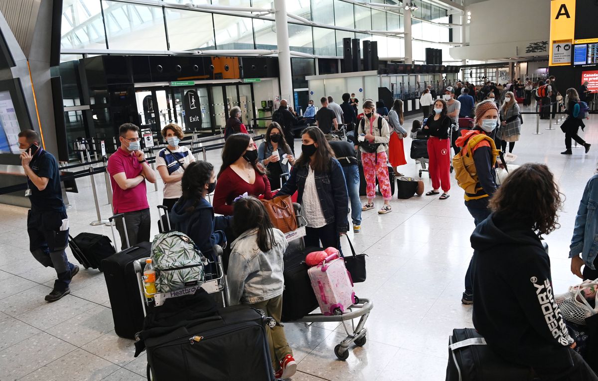 Pasażerowie mdleli z powodu długich kolejek na Heathrow 