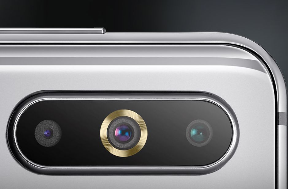 Samsung Galaxy A8s oficjalnie. Ma ekran z dziurką na aparat i potrójny aparat główny 4
