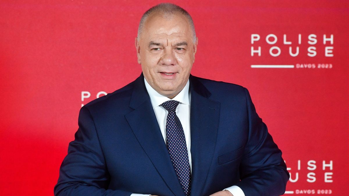 Davos, Szwajcaria, 18.01.2023. Wicepremier, minister aktywów państwowych Jacek Sasin na panelu "Droga do europejskiej suwerenności energetycznej" w Domu Polskim w Davos, 18 bm. w ramach Światowego Forum Ekonomicznego. Konferencja w Davos jest spotkaniem prezesów najbogatszych światowych korporacji, przywódców politycznych oraz wybranych intelektualistów i dziennikarzy. (aldg) PAP/Radek Pietruszka