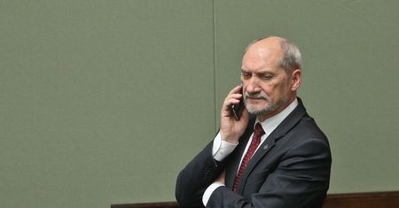 Cywile walczą o podwyżki. Co zrobią podwładni Macierewicza?