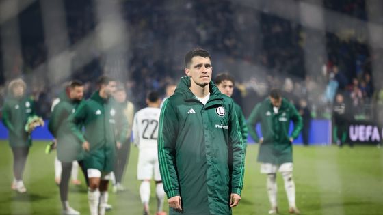 Ciosy z każdej strony. Czarny czwartek polskiej piłki [OPINIA]