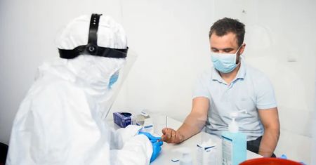 Koronawirus. Nowe odmiany SARS-CoV-2. Gdzie uderzy III fala pandemii?
