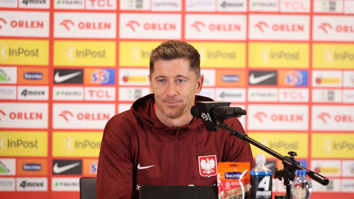 PAP / Jarek Praszkiewicz / Robert Lewandowski na konferencji reprezentacji Polski