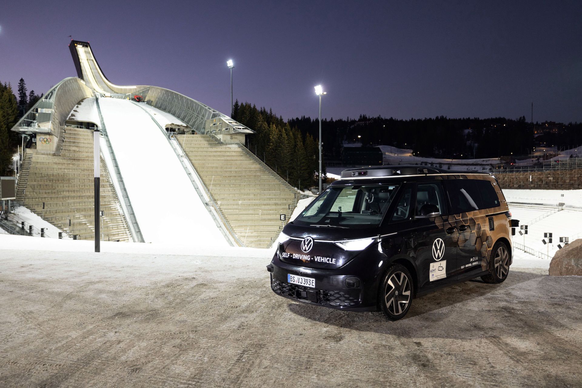 Autonomiczny VW ID. Buzz AD podczas zimowych testów w Oslo