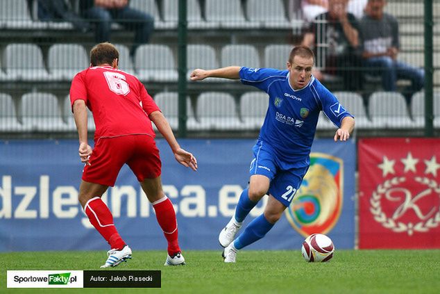 Piotr Madejski (z prawej) w meczu z GKS-em Tychy nie błyszczał jak w poprzednich spotkaniach