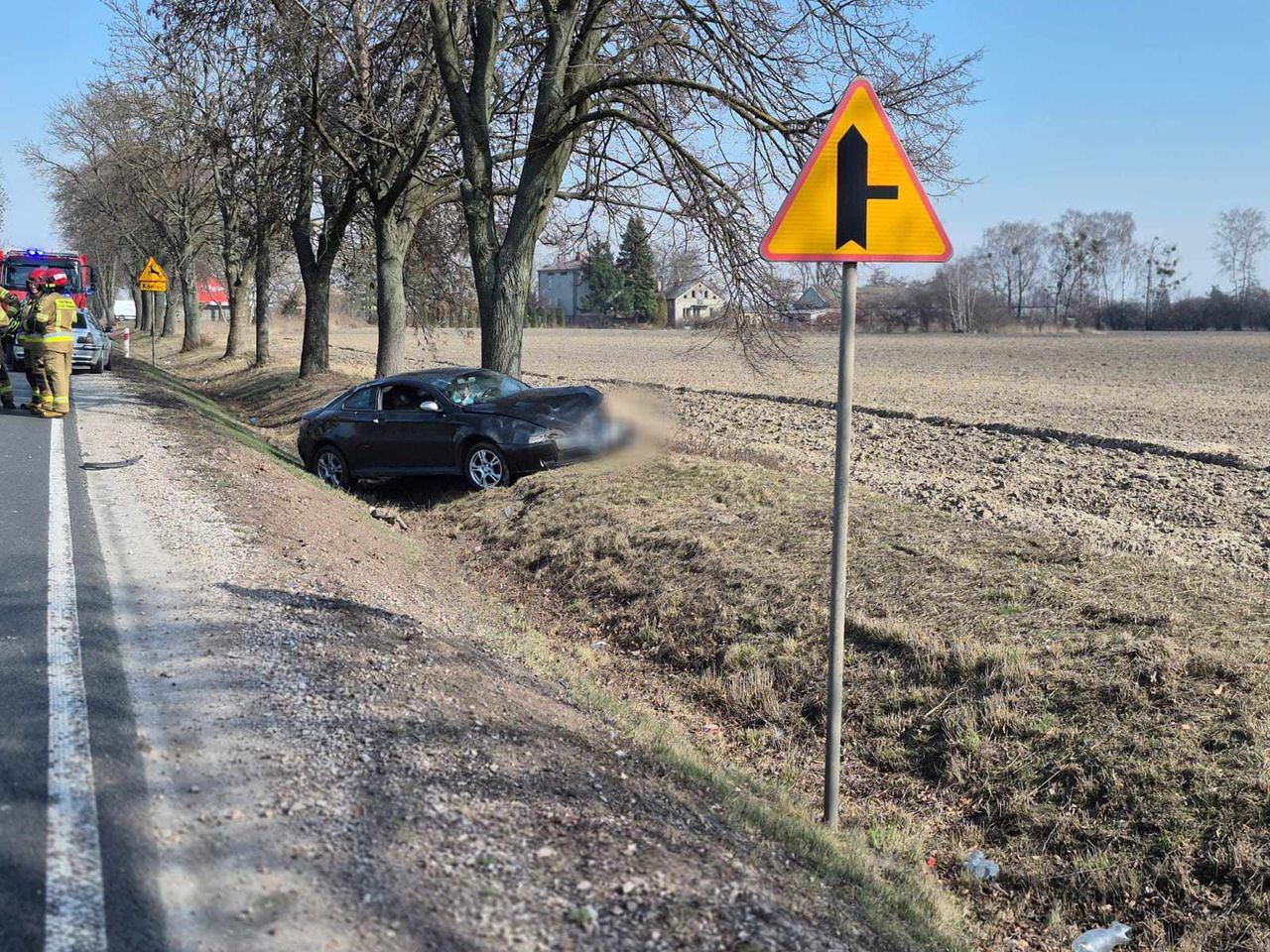 Uwaga zderzenie osobówki z ciężarówką
