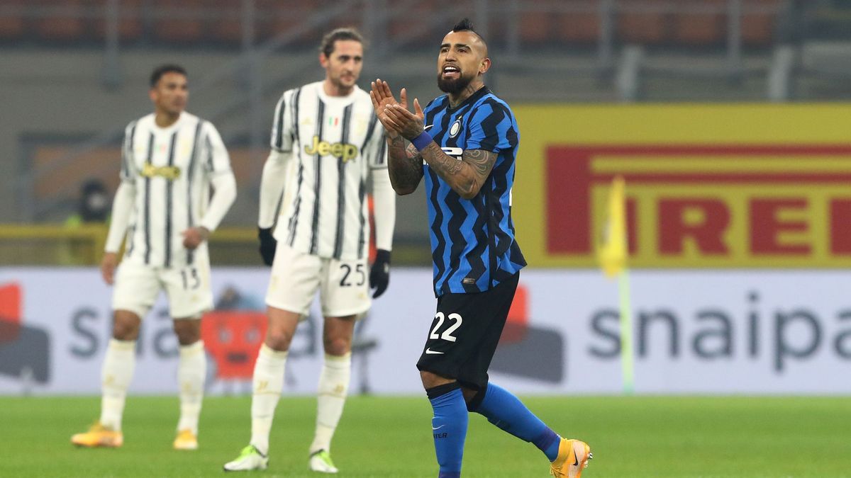 Zdjęcie okładkowe artykułu: Getty Images / Marco Luzzani / Stringer / Na zdjęciu: Arturo Vidal (Inter) podczas meczu z Juventusem