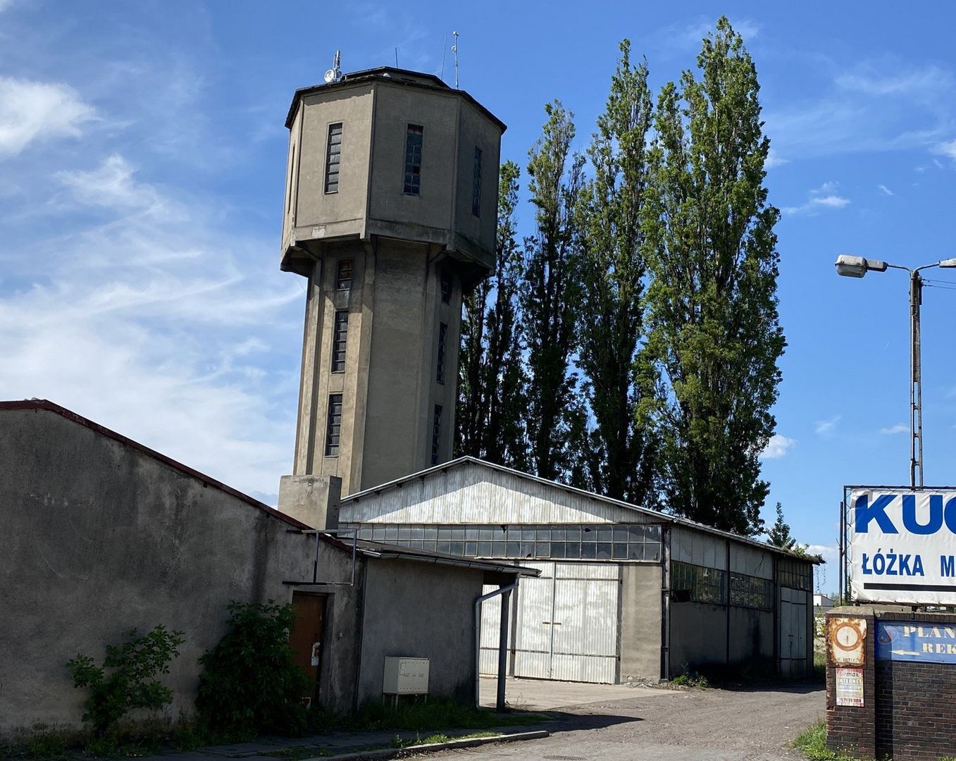 Nieczynna wieża ciśnień przy lokomotywowni w Lesznie