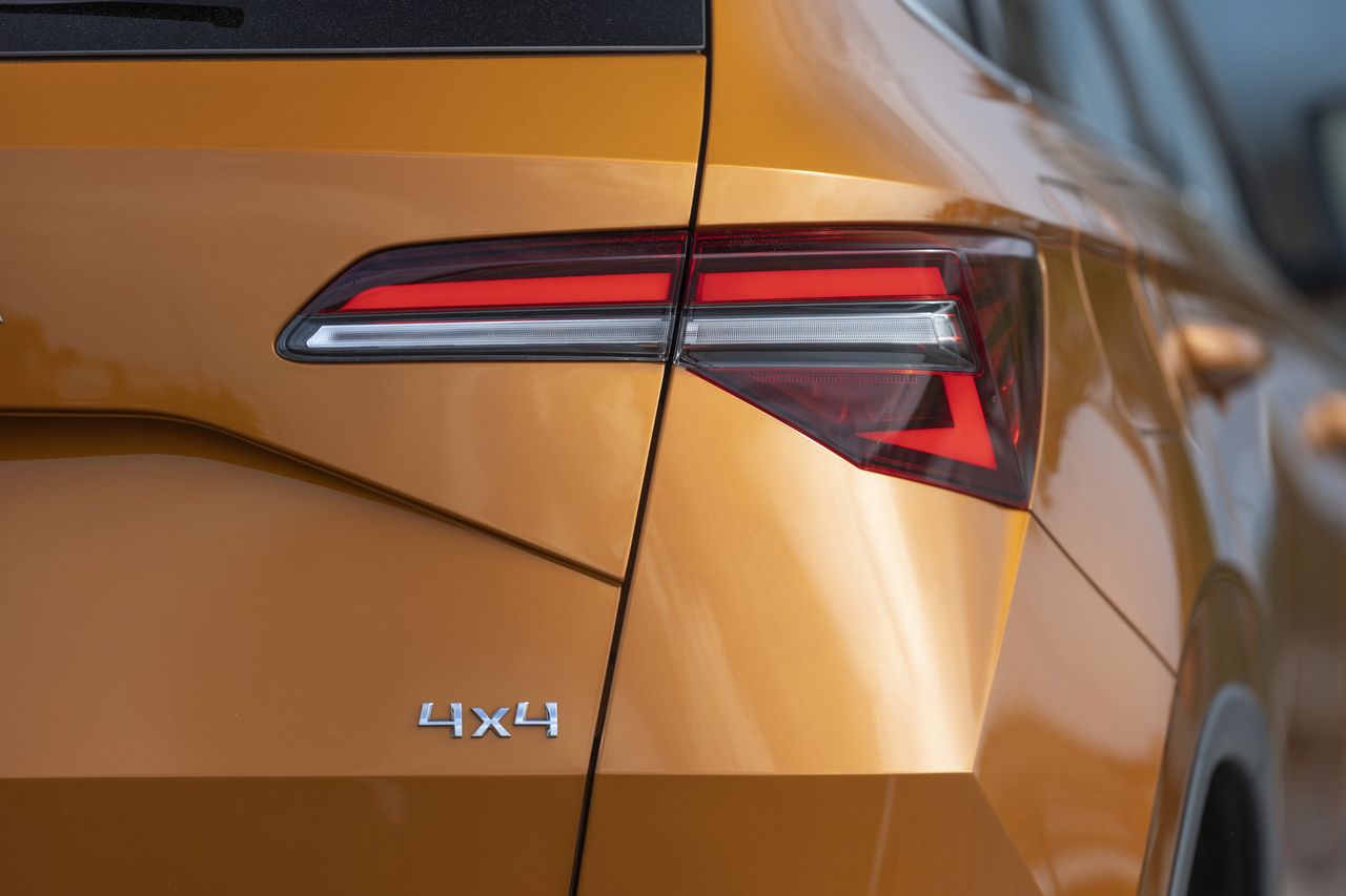 Bezpieczeństwo na pierwszym miejscu: jak 4x4 w modelach Škody współpracuje z systemami asystującymi kierowcy