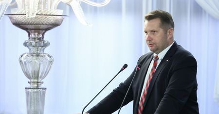 Czarnek: szkoły nie będą zamykane ze względu na problemy z ogrzewaniem