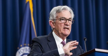 Zjazd na dolarze i mocne wzrosty na Wall Street. Ekonomiści komentują decyzję Banku USA