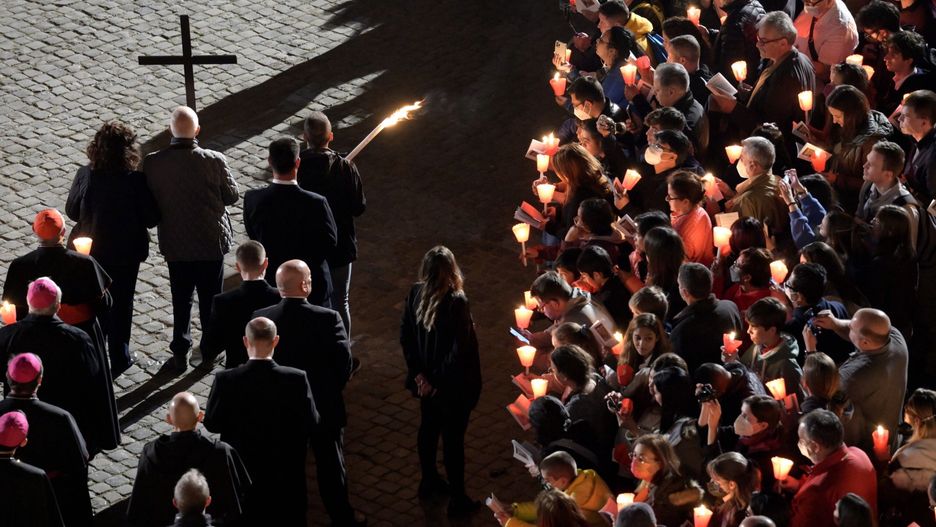 Droga Krzyżowa w Watykanie 