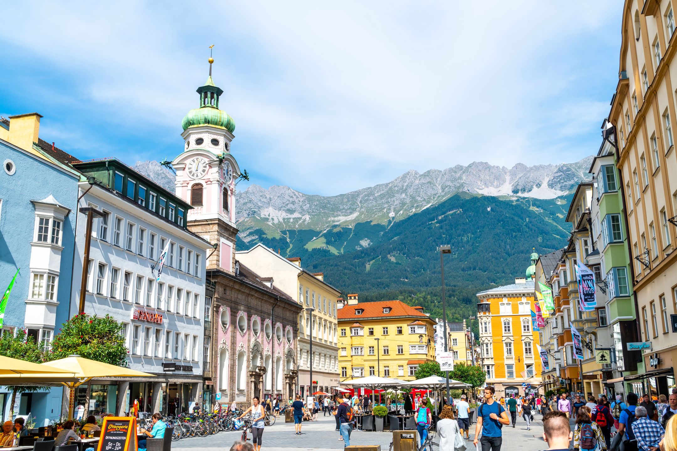 Austriackie miasteczka u podnóży Alp zauroczą wszystkich 