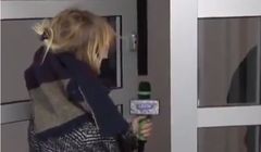 Reporterka „#Jedziemy” niewpuszczona na konferencję Strajku Kobiet, TVP Info i CMWP oburzone przemocą wobec niej