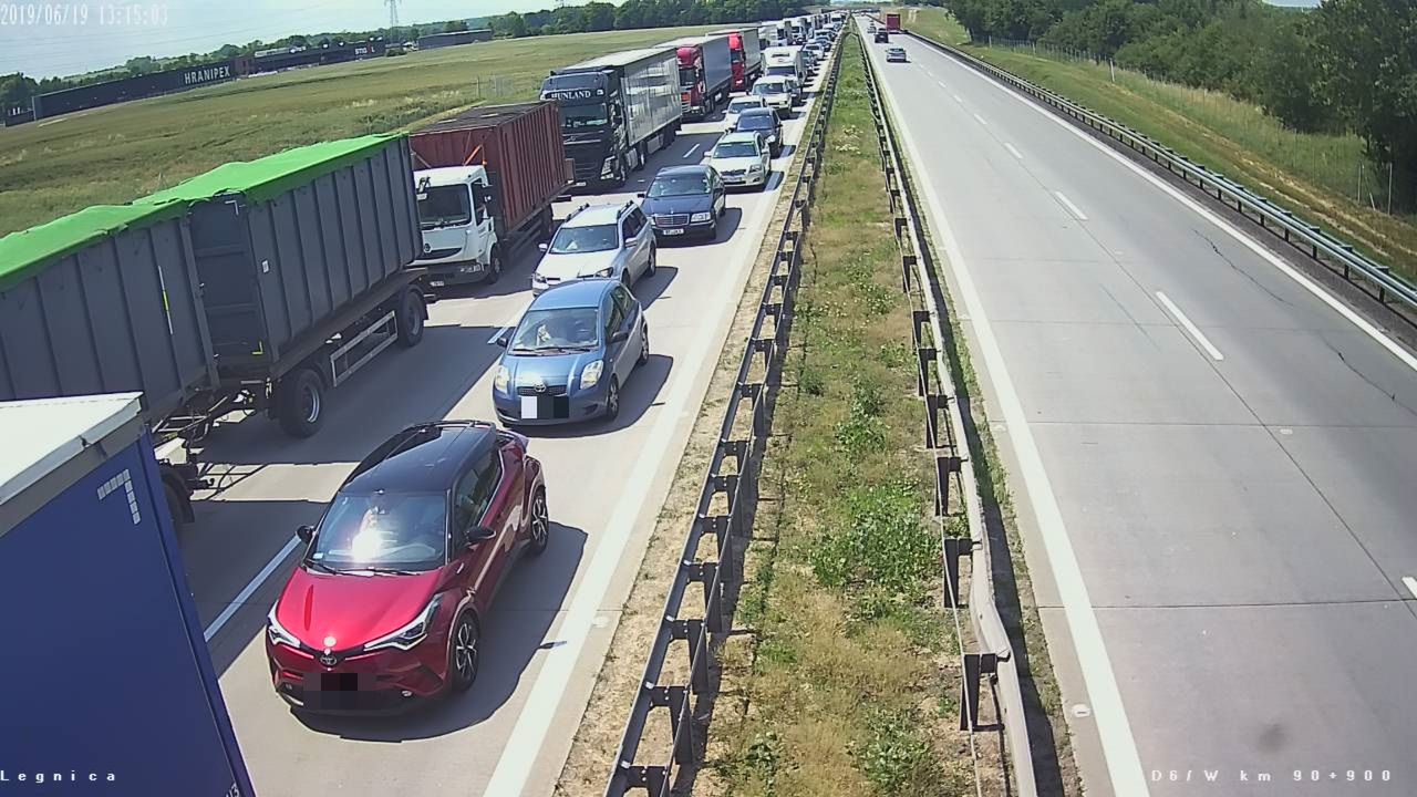 Kolizja z udziałem ciężarówek na A4. Spore utrudnienia 