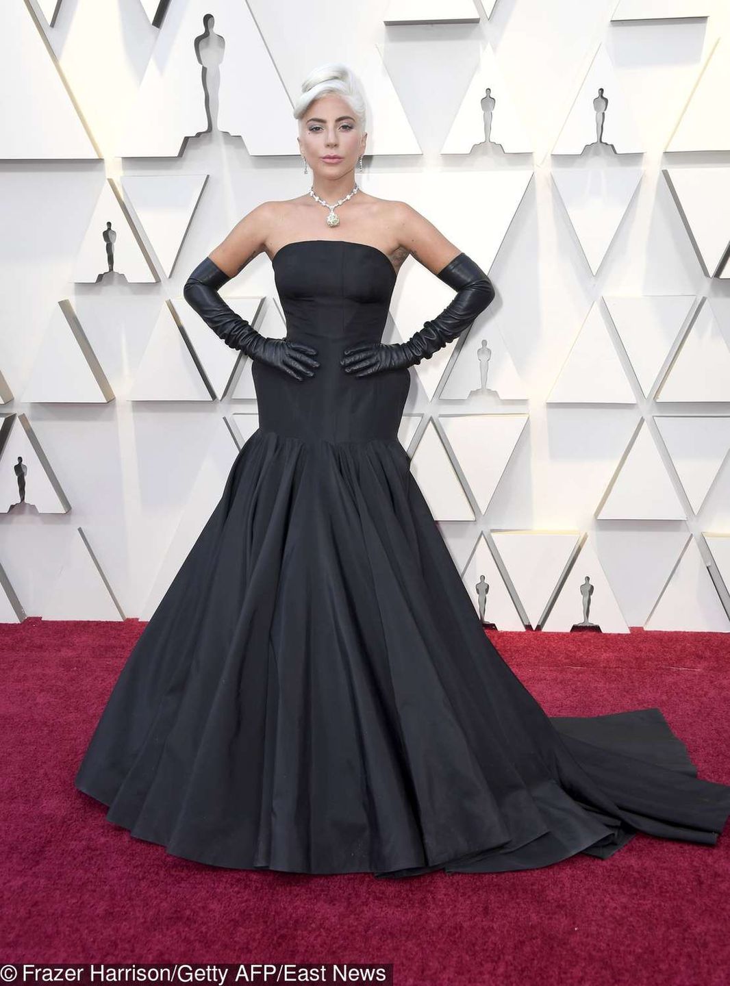 Lady Gaga – Oscary 2019, kreacja: Alexander McQueen; biżuteria: Tiffany & Co.