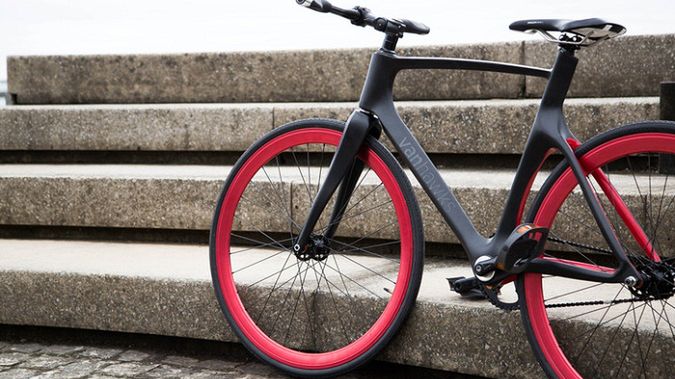 Vanhawks Valour. Rower naszpikowany gadżetami 1