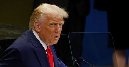 Sondaż poparcia dla Trumpa. Ten wynik powinien go niepokoić