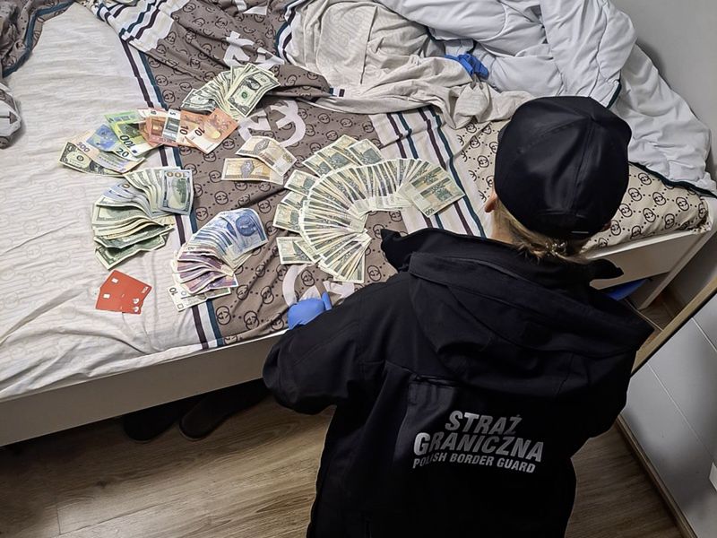 Nielegalne przekraczanie granicy. Rozbito grupę przestępczą