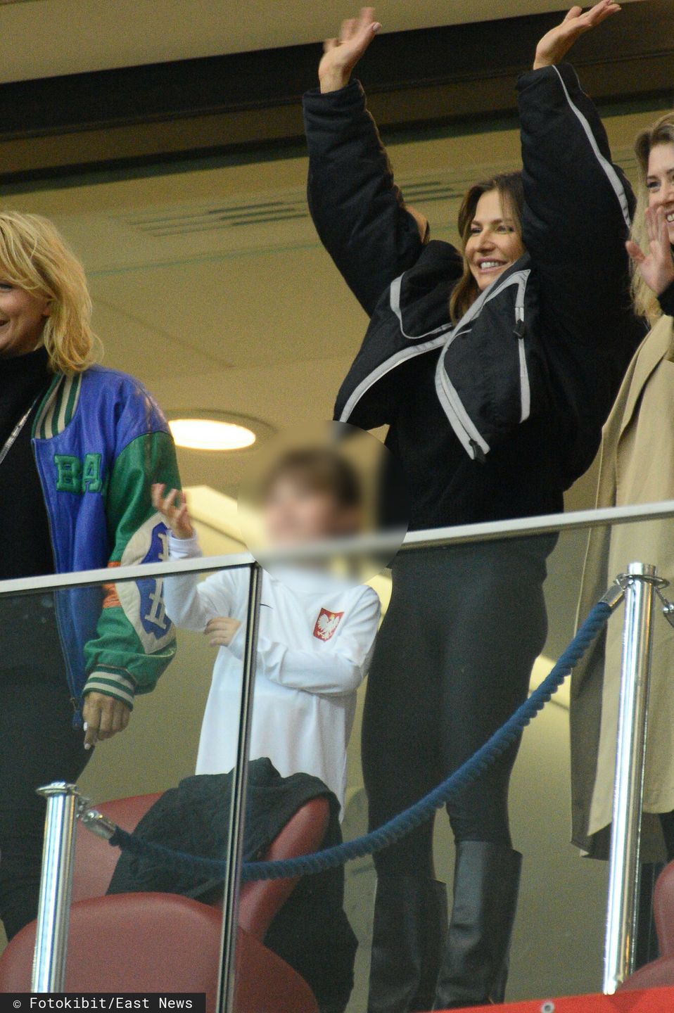 Anna Lewandowska w towarzystwie bliskich kibicuje mężowi