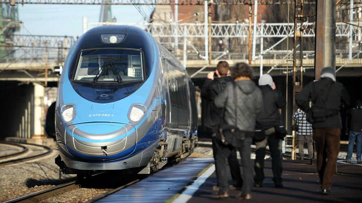 Pierwszy dzień przewozów pasażerskich pociągami Pendolino relacji Kraków-Gdynia. Grudzień 2014 roku