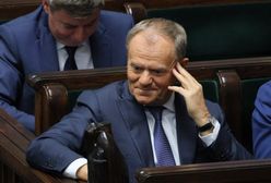 Tusk wyśmiał akcje PiS-u. "Niedługo zabraknie cegieł"