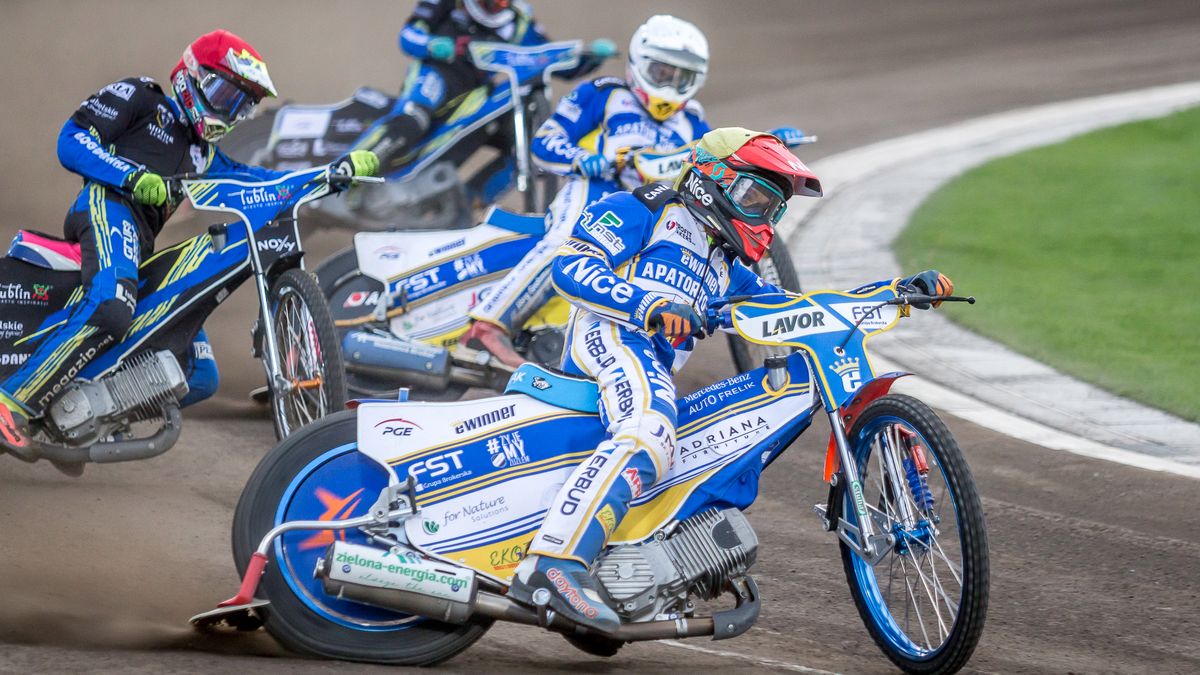 WP SportoweFakty / Michał Chęć / Na zdjęciu: Adrian Miedziński na czele stawki