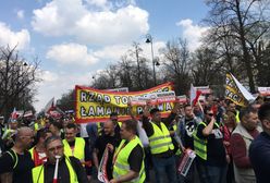 Strajk taksówkarzy. Paraliż Warszawy i blokada A2