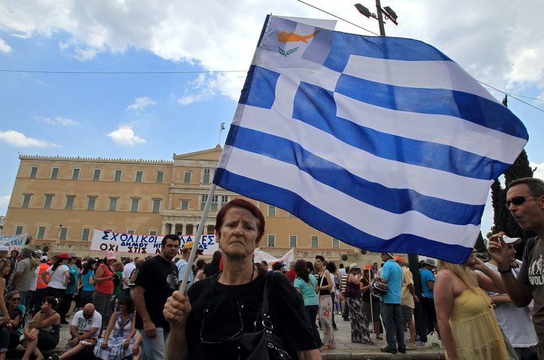 UE uspokojona przez greckie oszczędności?
