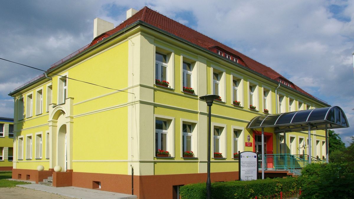 Gimnazjum w Sławie (woj. lubuskie) po remoncie współfinansowanym ze środków unijnych