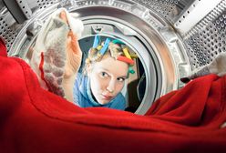 Co zrobić, gdy po wyjęciu z pralki na ubraniach zostają zabrudzenia?