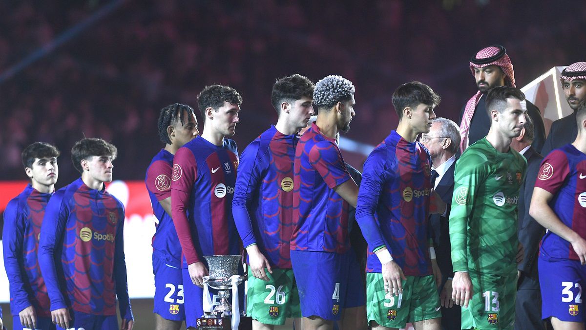 Zdjęcie okładkowe artykułu: Getty Images / Stringer/Anadolu / Na zdjęciu: piłkarze FC Barcelony
