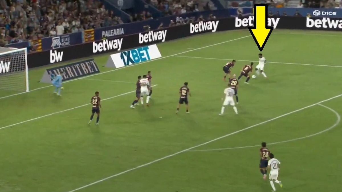 Twitter / Screen / Eleven Sports / Na zdjęciu: Vinicius Junior strzelił pięknego gola w meczu z Levante