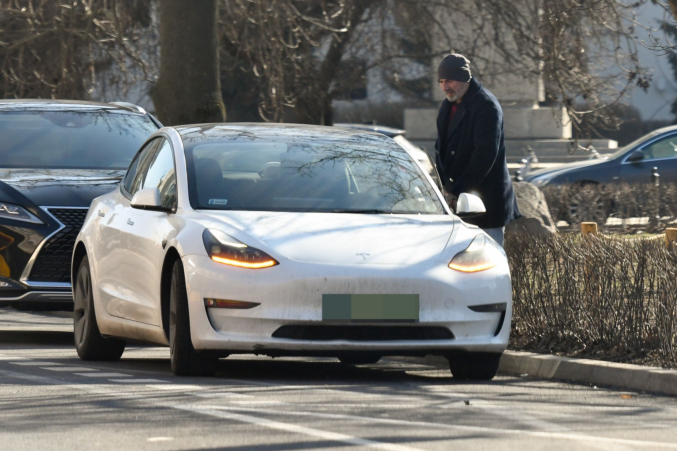 Jacek Kopczyński parkuje na zakazie