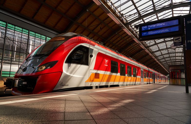 2023 to rok kolei pasażerskiej. Polacy rekordowo wybierają pociągi