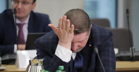 Czarnek drwi z Jońskiego w sprawie konstytucji. "Naprawdę?"