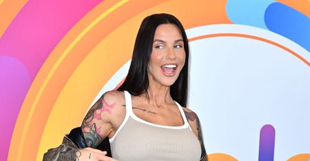 Karolina Gilon przypomina, że 12 lat temu "ścięła się na chłopaka". Pokazała stare zdjęcia