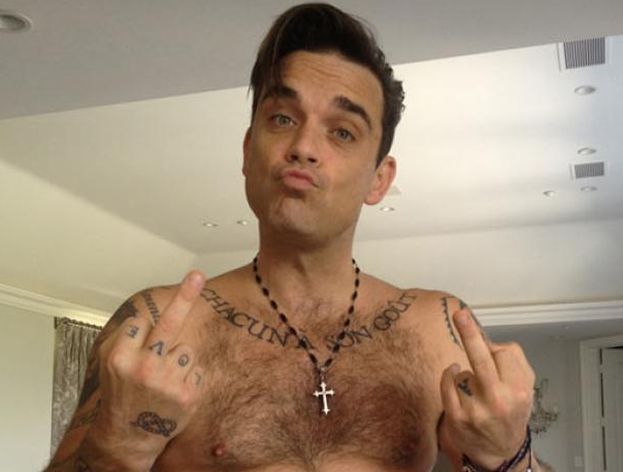 Robbie Williams edukuje fanów: "Drambuie dobrze wchodzi z ecstasy"