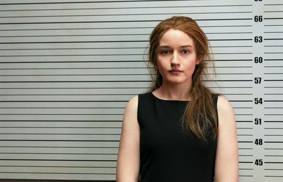 Oszustka, której życie zainspirowało serial Netfliksa wyszła z więzienia