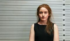 Oszustka, której życie zainspirowało serial Netfliksa wyszła z więzienia