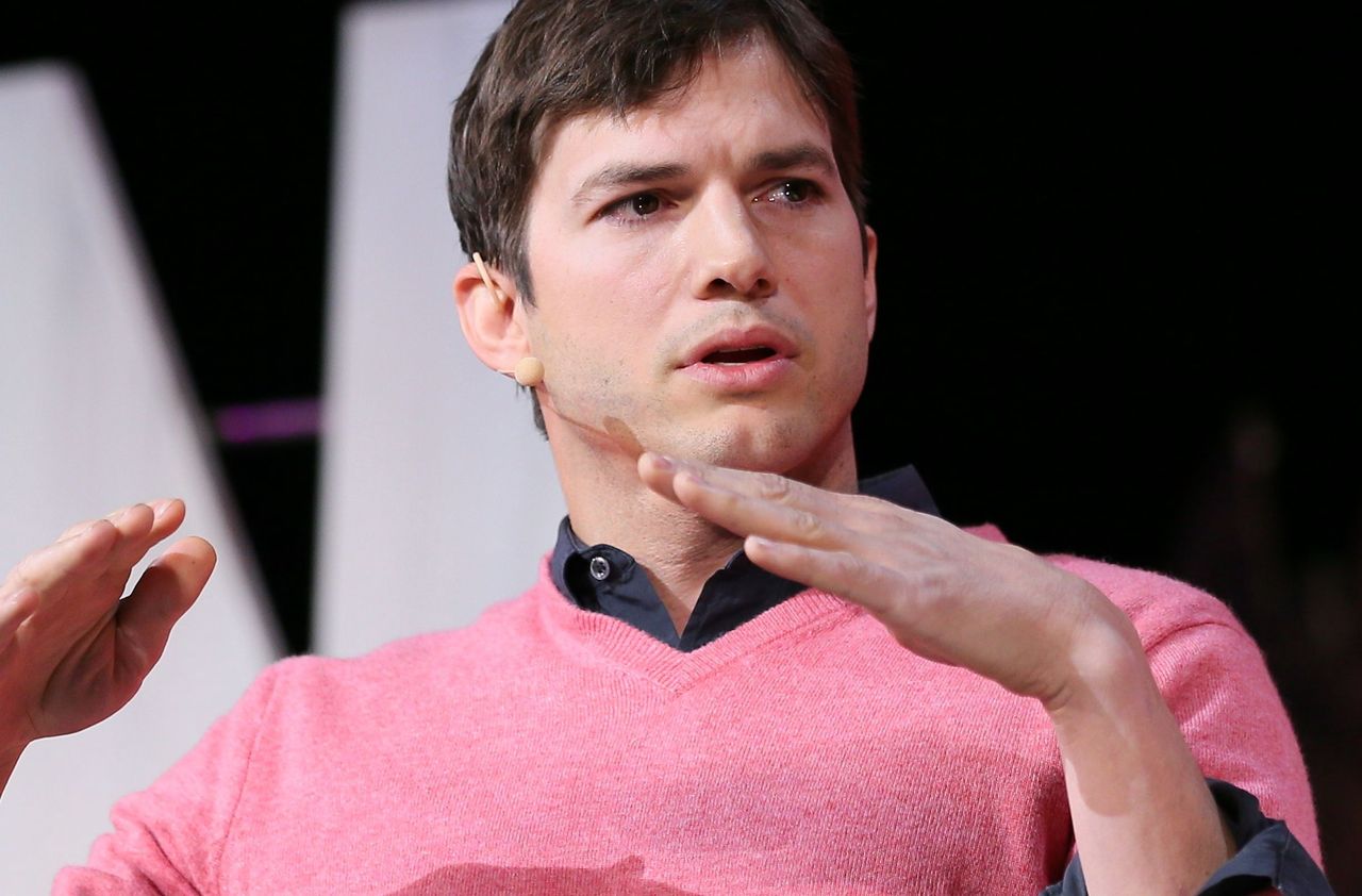 Ashton Kutcher przez rok ukrywał, że choruje. Stracił wzrok i słuch