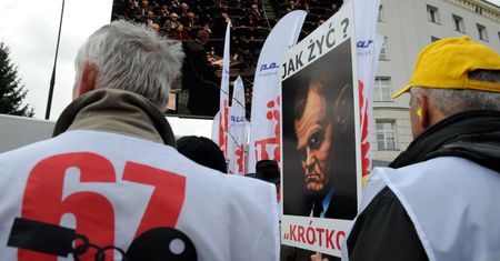 Obniżenie wieku emerytalnego. Eksperci ostrzegają: zwiększą się koszty pracy, stracą młodzi i kobiety