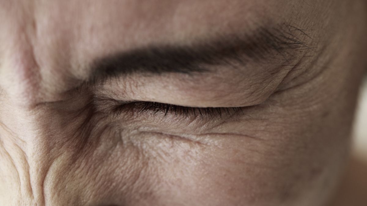 Ból oczu może być objawem chorego kręgosłupa