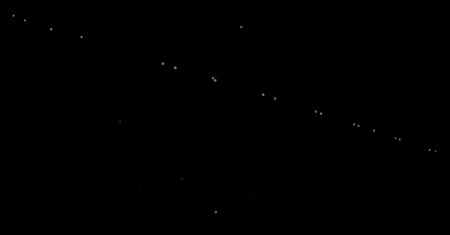 Kosmiczny pociąg przetnie nocne niebo. Starlink znów przeleci nad Polską