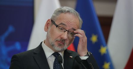 Zgwałconej 14-latce odmówiono aborcji? Niedzielski: jest kilka znaków zapytania